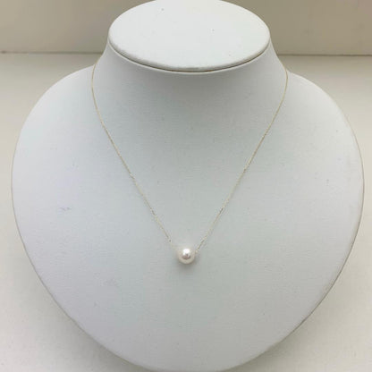 Law Akoya Pearl Necklace with 8.4mm pearl pendant and 40cm K18 yellow gold small bead chain