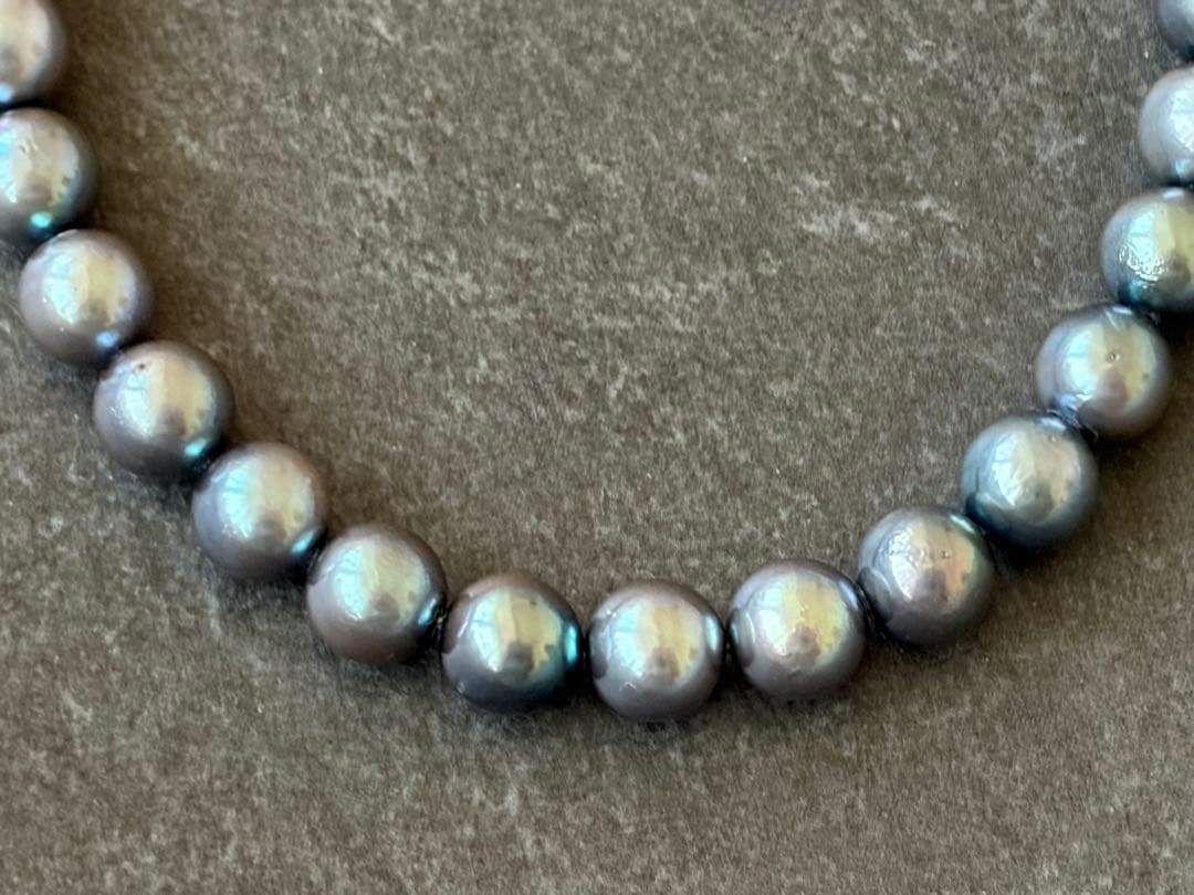 Gray Akoya genuine pearl necklace with silver flower-shaped clasp, 43cm length, 6.5mm pearls