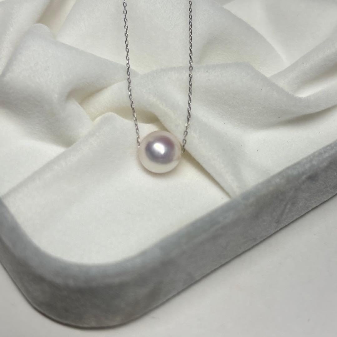 K18WG necklace with a single 8mm white pink Akoya genuine pearl on 18 karat white gold mounting