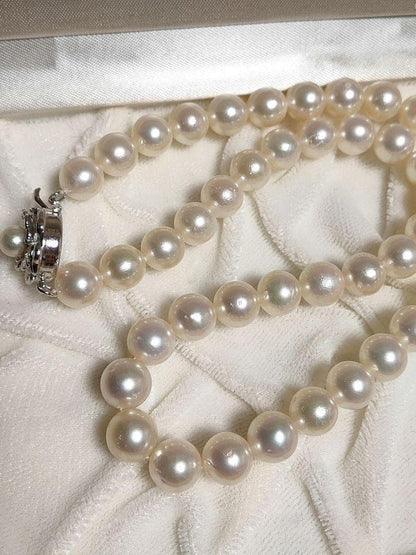 Kuro Large Akoya Pearl Necklace with 8.2mm white genuine pearls on 39cm silver chain