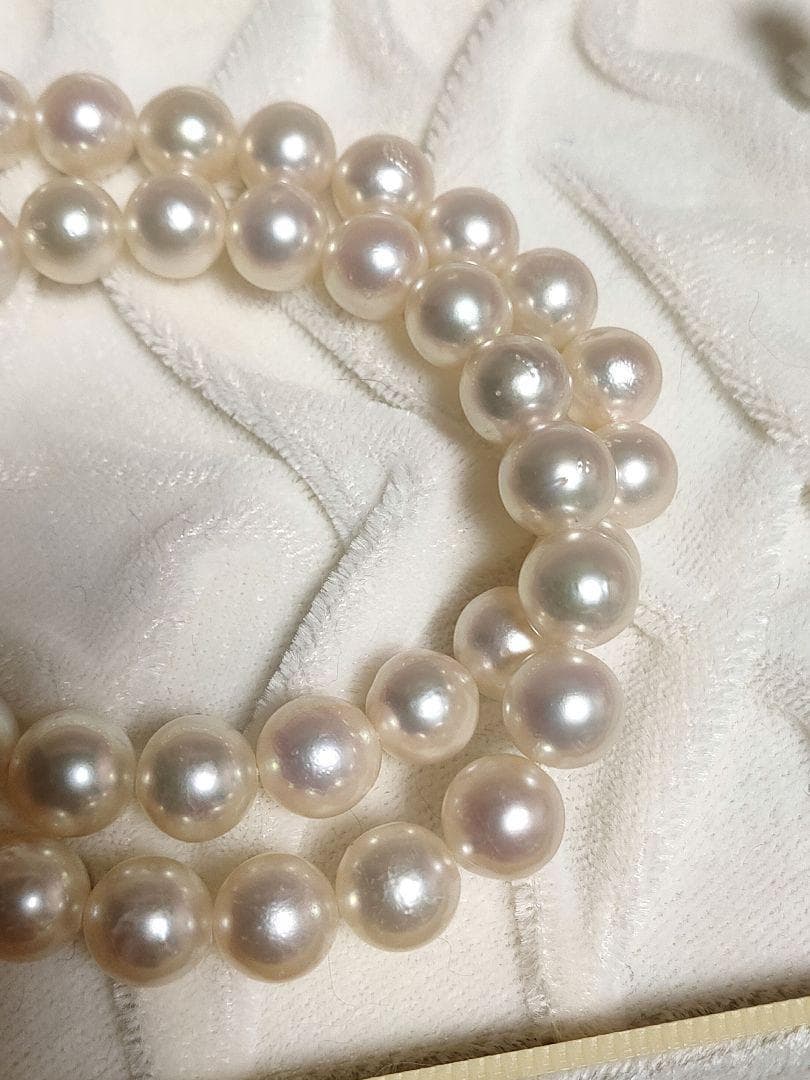 Kuro Large Akoya Pearl Necklace with 8.2mm white genuine pearls on 39cm silver chain