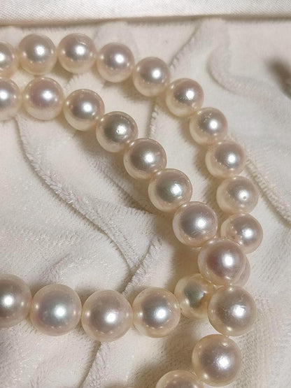Kuro Large Akoya Pearl Necklace with 8.2mm white genuine pearls on 39cm silver chain