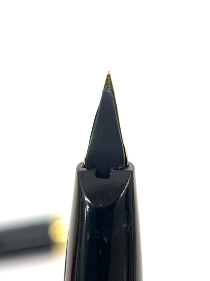 PILOT SUPER QUALITY fountain pen with fine nib, black body, and gold decorative elements