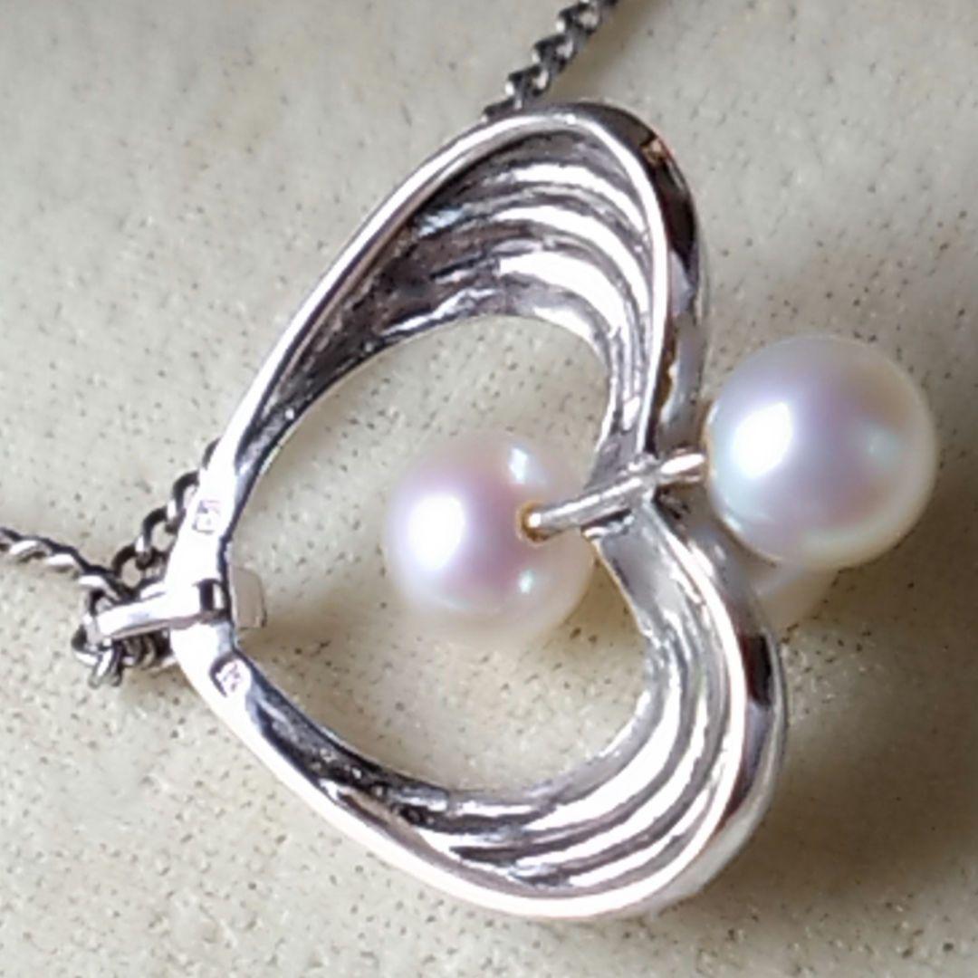Vintage MIKIMOTO Akoya pearl necklace featuring three 6.5-7.5 mm pearls on a 40 cm silver chain