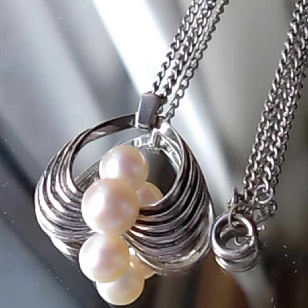 Vintage MIKIMOTO Akoya pearl necklace featuring three 6.5-7.5 mm pearls on a 40 cm silver chain