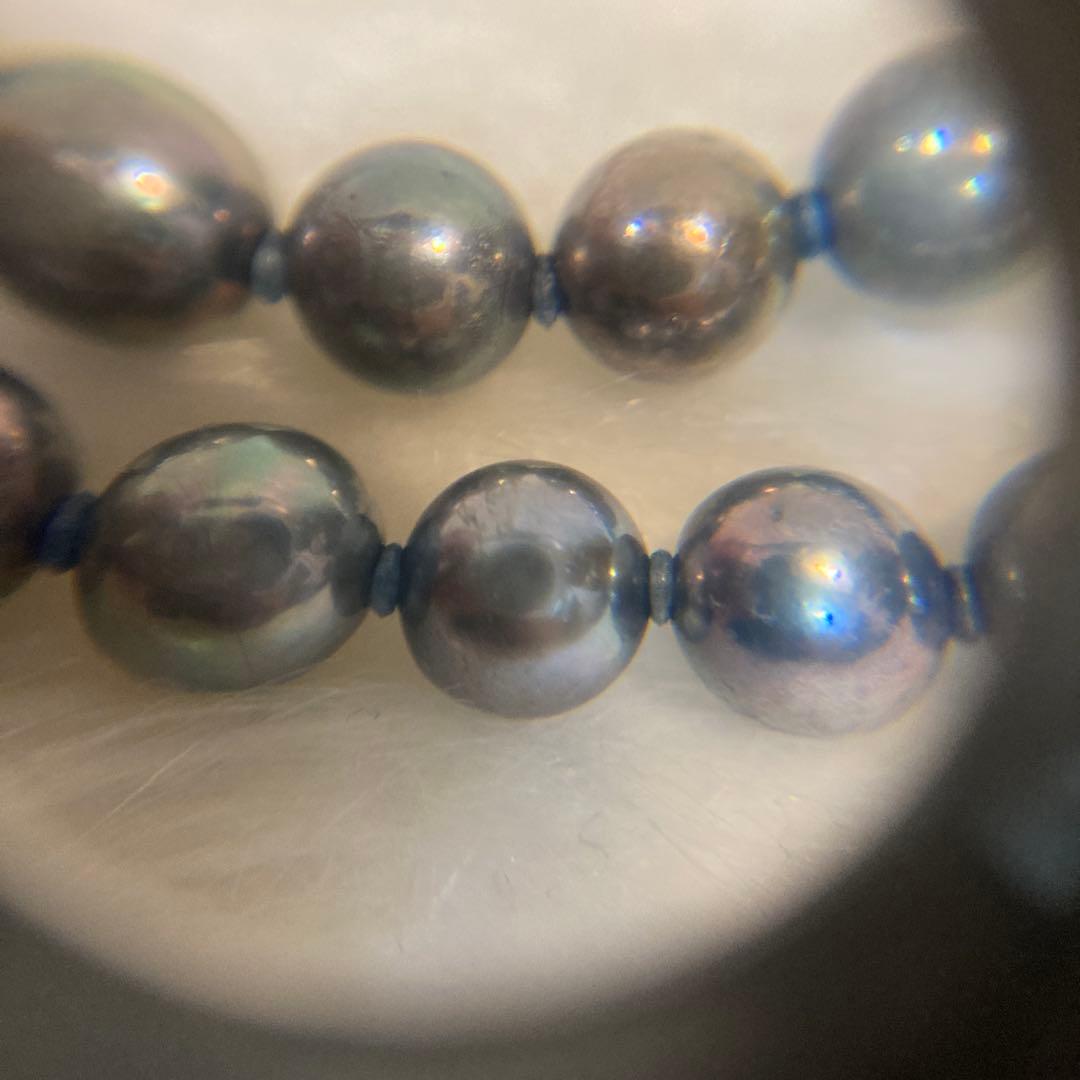 Gray Akoya pearl necklace approximately 43cm long with 6.5-6.9mm pearls and silver clasp