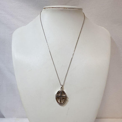 Agete silver pendant necklace featuring a cross rocket design on a 45.5 cm silver chain