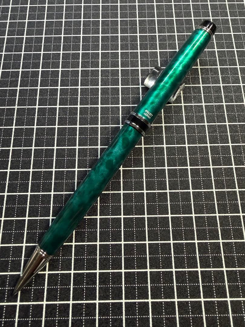 PILOT GRASE Mechanical Pencil in Forest Color with 0.5mm lead diameter model HGNC-5SR-MOR