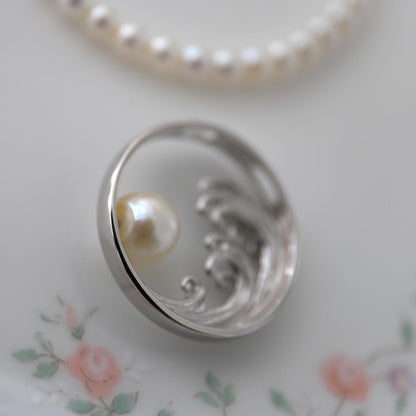 Akoya pearl pendant necklace with The Great Wave Off Kanagawa design in S925 silver, pendant top only