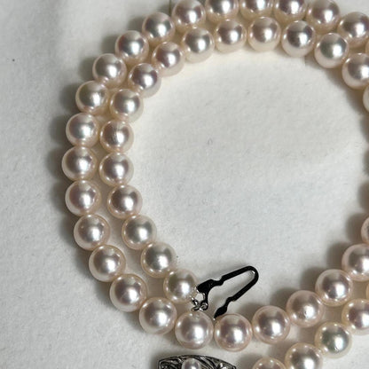 Tasaki Akoya pearl necklace with 7.5mm pearls and silver metal fittings, 44.5cm length