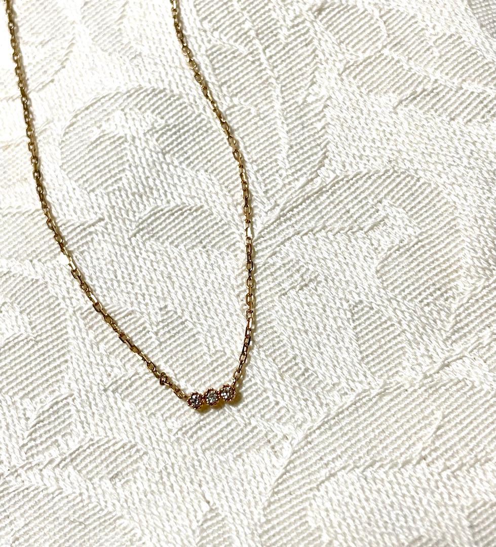 agete K10 Tres Necklace featuring three diamonds on adjustable 40 cm gold chain