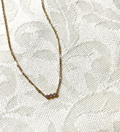 agete K10 Tres Necklace featuring three diamonds on adjustable 40 cm gold chain