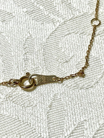 agete K10 Tres Necklace featuring three diamonds on adjustable 40 cm gold chain