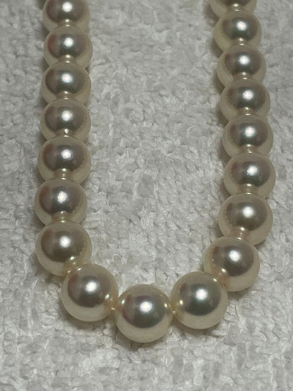 Mikimoto Akoya SIL marked pearl necklace featuring 6.5mm to 7.0mm pearls on a 40.5cm chain