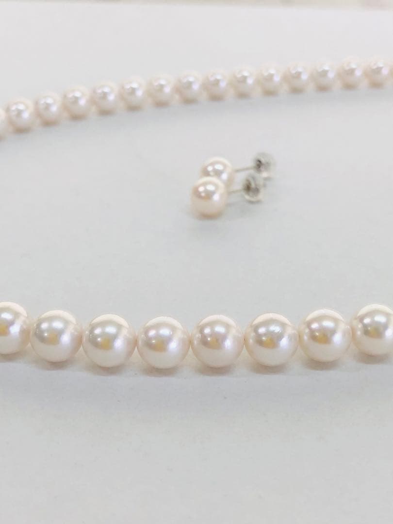 Akoya pearl 3-piece set with silver chain, 7-8.5 mm pearls, K14WG earrings, and pearl identification certificate