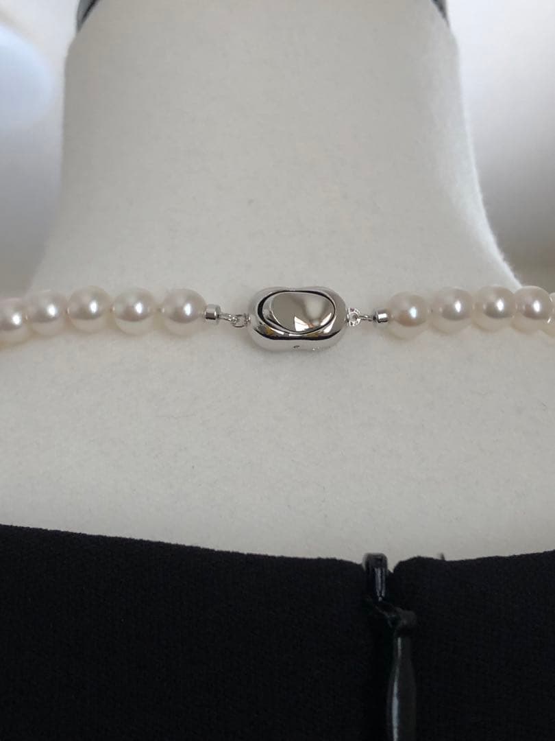 Akoya pearl 3-piece set with silver chain, 7-8.5 mm pearls, K14WG earrings, and pearl identification certificate