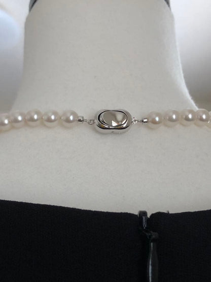 Akoya pearl 3-piece set with silver chain, 7-8.5 mm pearls, K14WG earrings, and pearl identification certificate