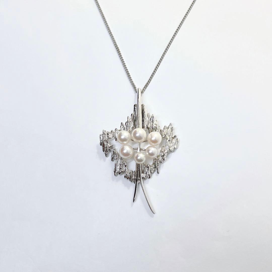 Mikimoto silver pearl pendant top featuring a 5.1 to 6.4 mm pearl without chain