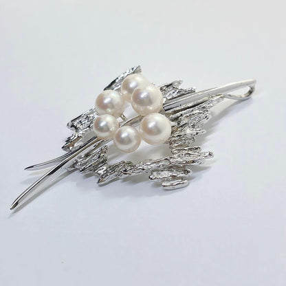 Mikimoto silver pearl pendant top featuring a 5.1 to 6.4 mm pearl without chain