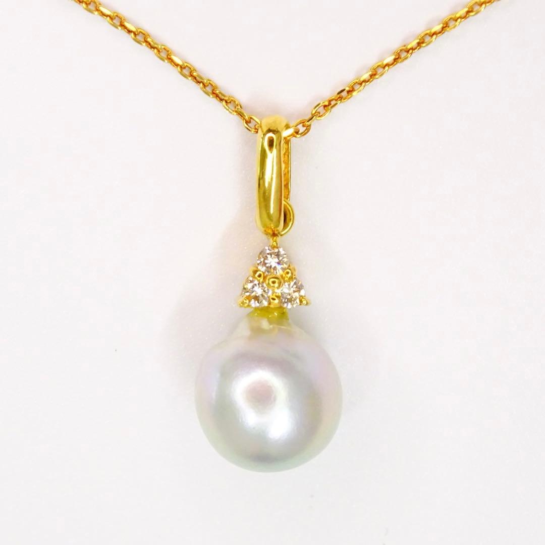 18K gold necklace with gray Akoya pearls and three small diamonds totaling 0.03 ct, 40cm length
