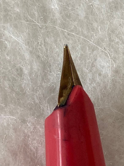 Used Pilot fountain pen with 14K gold nib and cartridge ink system