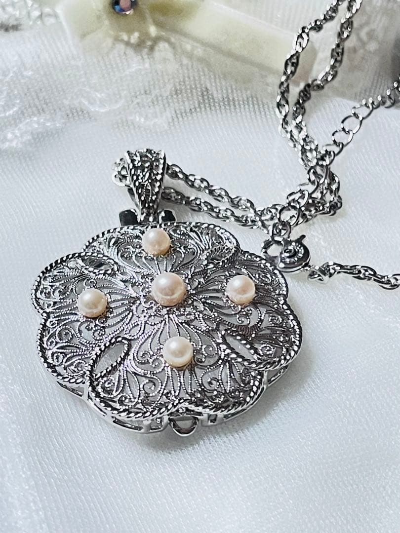 Law Kuro Pearl Pendant with five Akoya pearls on 68 cm 925 silver chain, handmade by craftsman