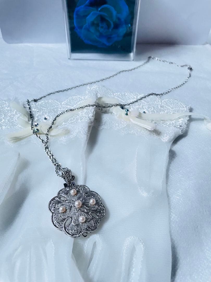 Law Kuro Pearl Pendant with five Akoya pearls on 68 cm 925 silver chain, handmade by craftsman