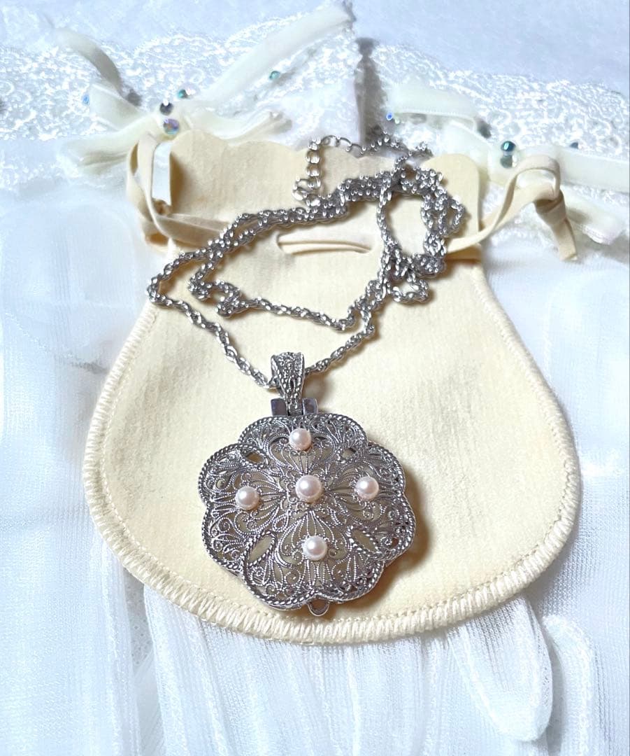 Law Kuro Pearl Pendant with five Akoya pearls on 68 cm 925 silver chain, handmade by craftsman