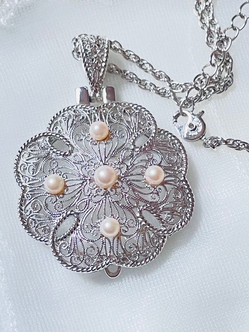 Law Kuro Pearl Pendant with five Akoya pearls on 68 cm 925 silver chain, handmade by craftsman