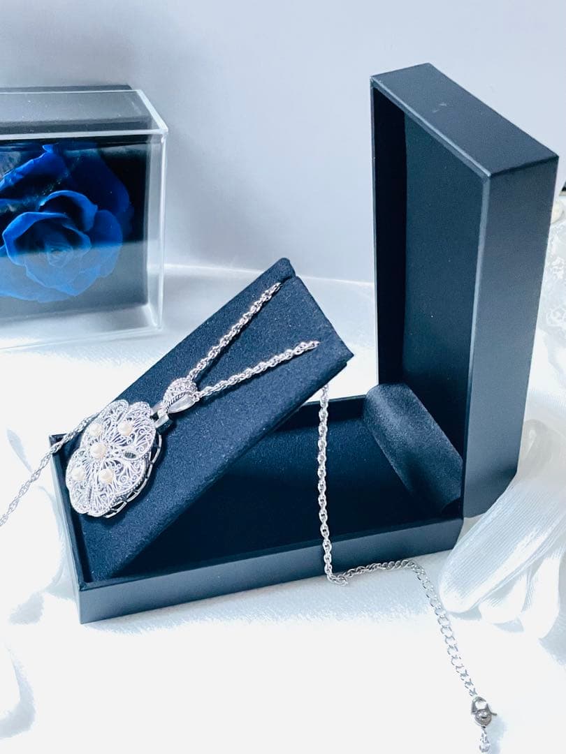 Law Kuro Pearl Pendant with five Akoya pearls on 68 cm 925 silver chain, handmade by craftsman