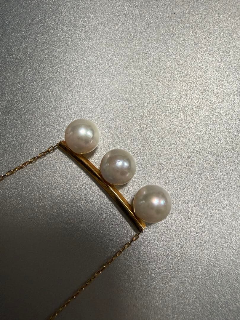 K18 Akoya pearl necklace with three 6.5mm pearls and a 45cm slide chain