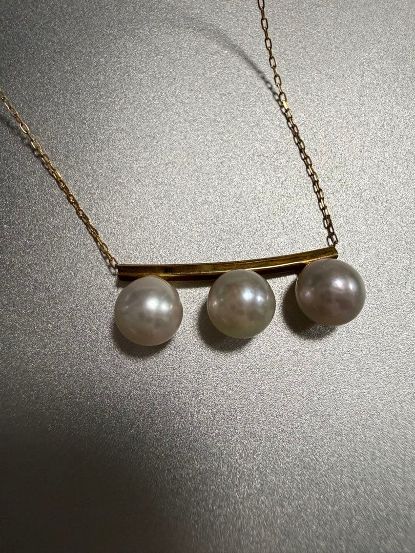 K18 Akoya pearl necklace with three 6.5mm pearls and a 45cm slide chain
