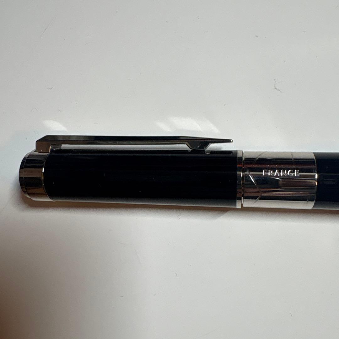 Waterman Perspective CT Black fountain pen with silver accents and lacquered metal body