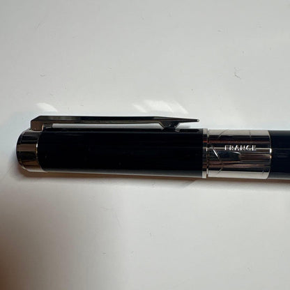 Waterman Perspective CT Black fountain pen with silver accents and lacquered metal body