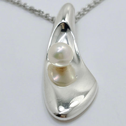 Mikimoto Pearl Necklace with Silver 925 chain, elegant pearls on a silver chain