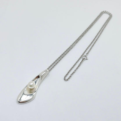 Mikimoto Pearl Necklace with Silver 925 chain, elegant pearls on a silver chain