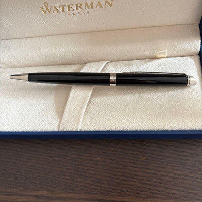 Waterman Metropolitan ES Black CT ballpoint pen in black color with refill included