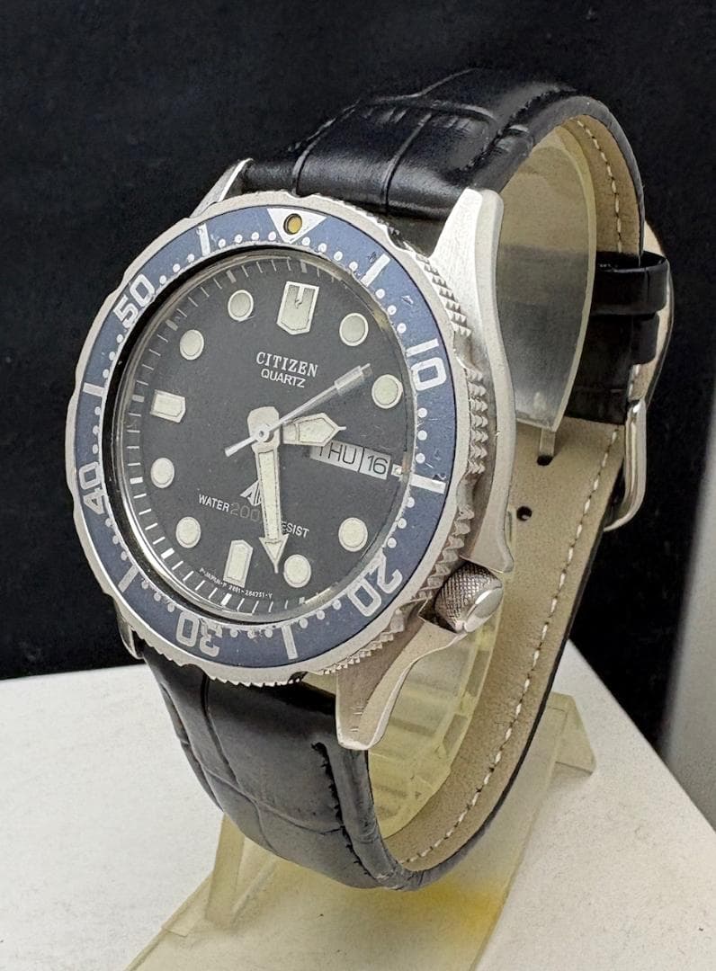 Citizen 020 Quartz Men's Watch — Japanese