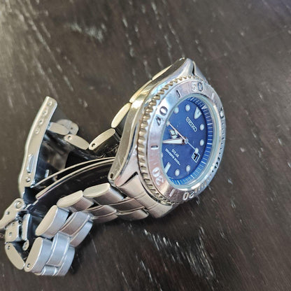 SEIKO N035 Solar Men's Watch — Japanese