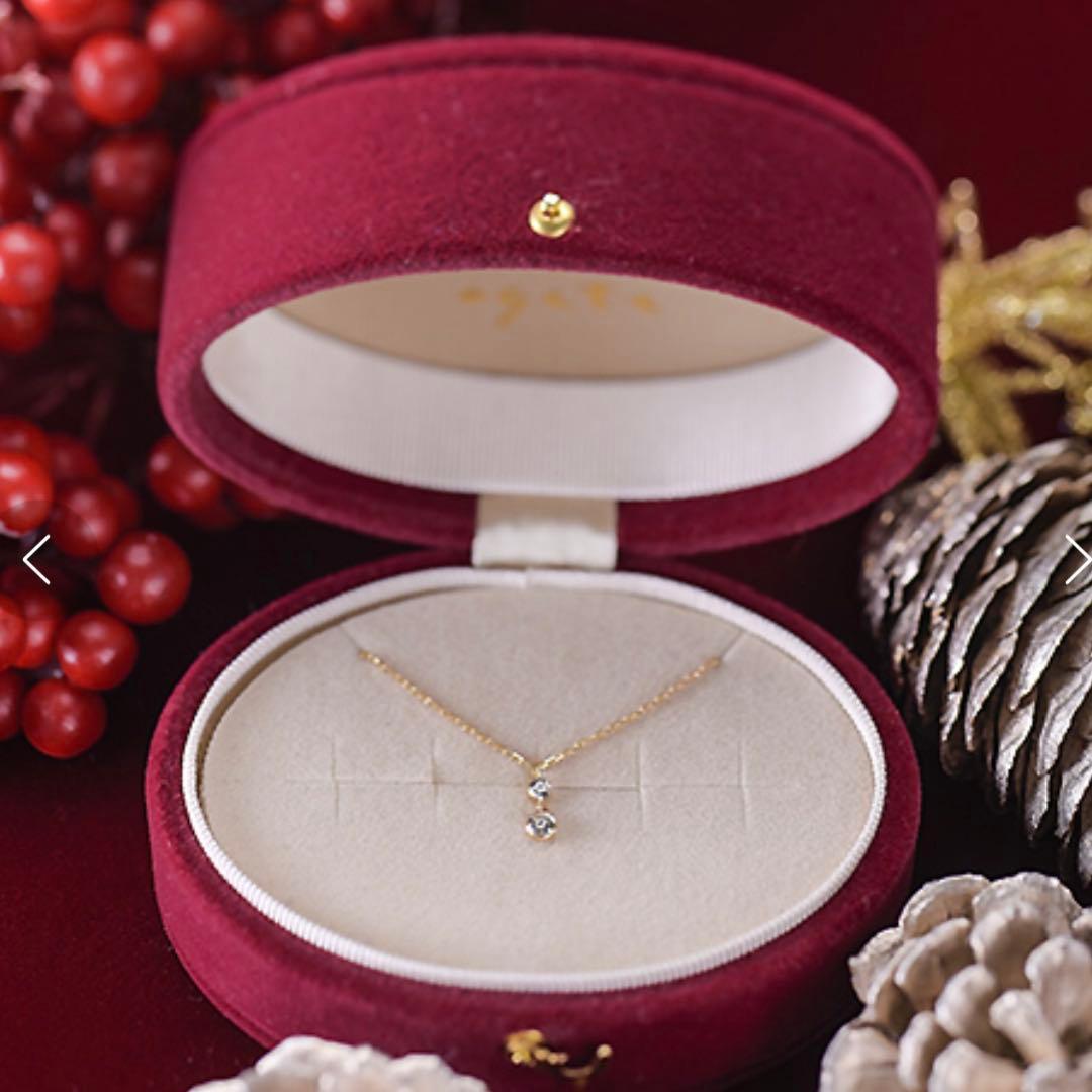 ageté 18K gold necklace with 46 cm length displayed on white background