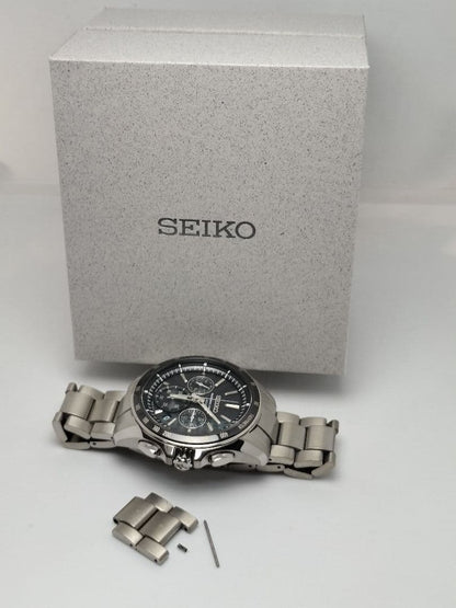 SEIKO 8B82 Solar Men's Watch — Japanese