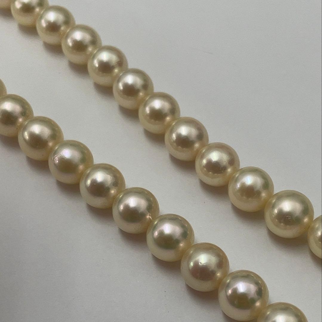 Akoya pearl necklace with approximately 7.5 mm pearls measuring 43 cm in length
