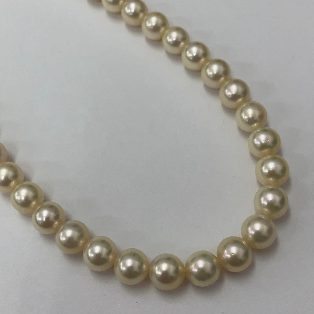 Akoya pearl necklace with approximately 7.5 mm pearls measuring 43 cm in length
