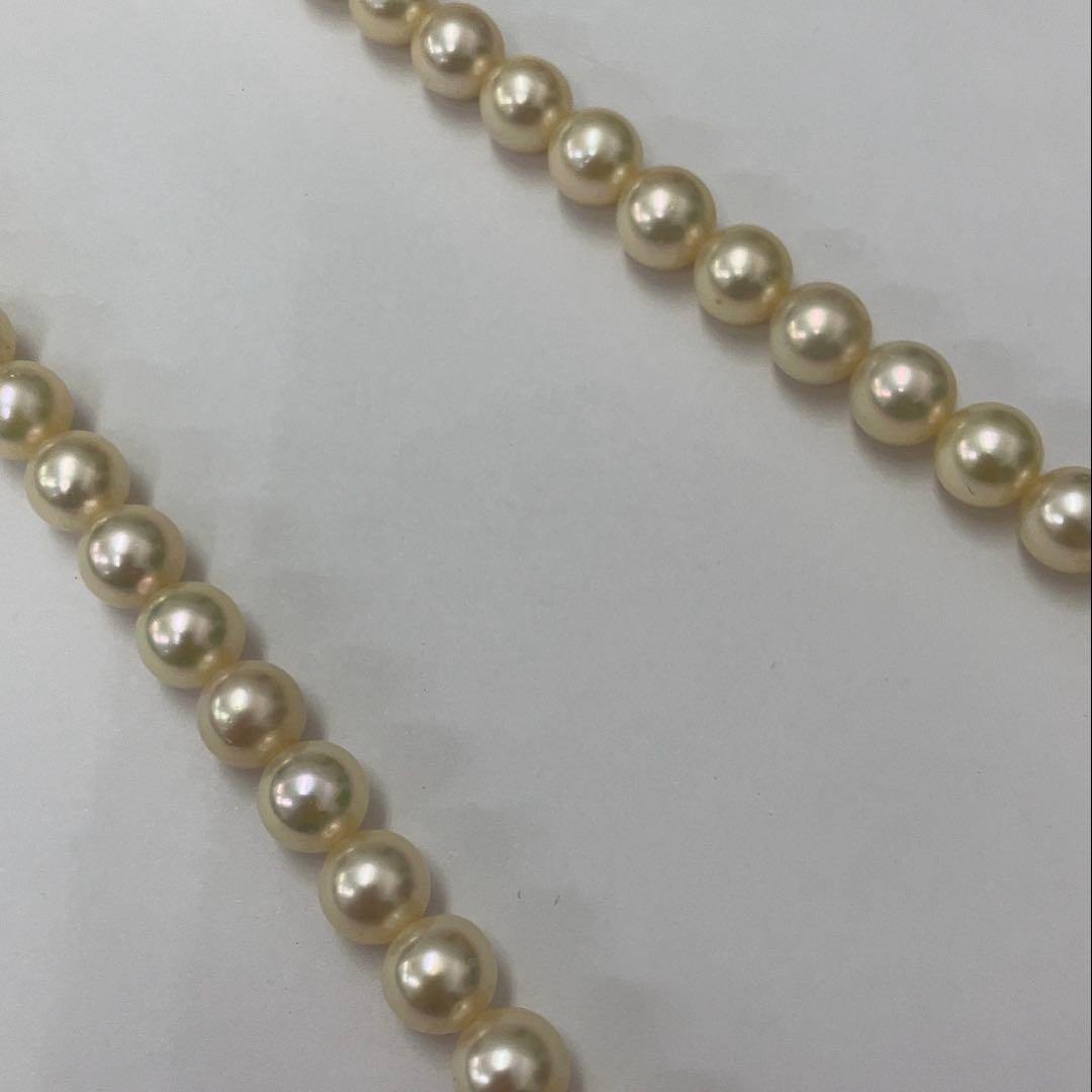 Akoya pearl necklace with approximately 7.5 mm pearls measuring 43 cm in length