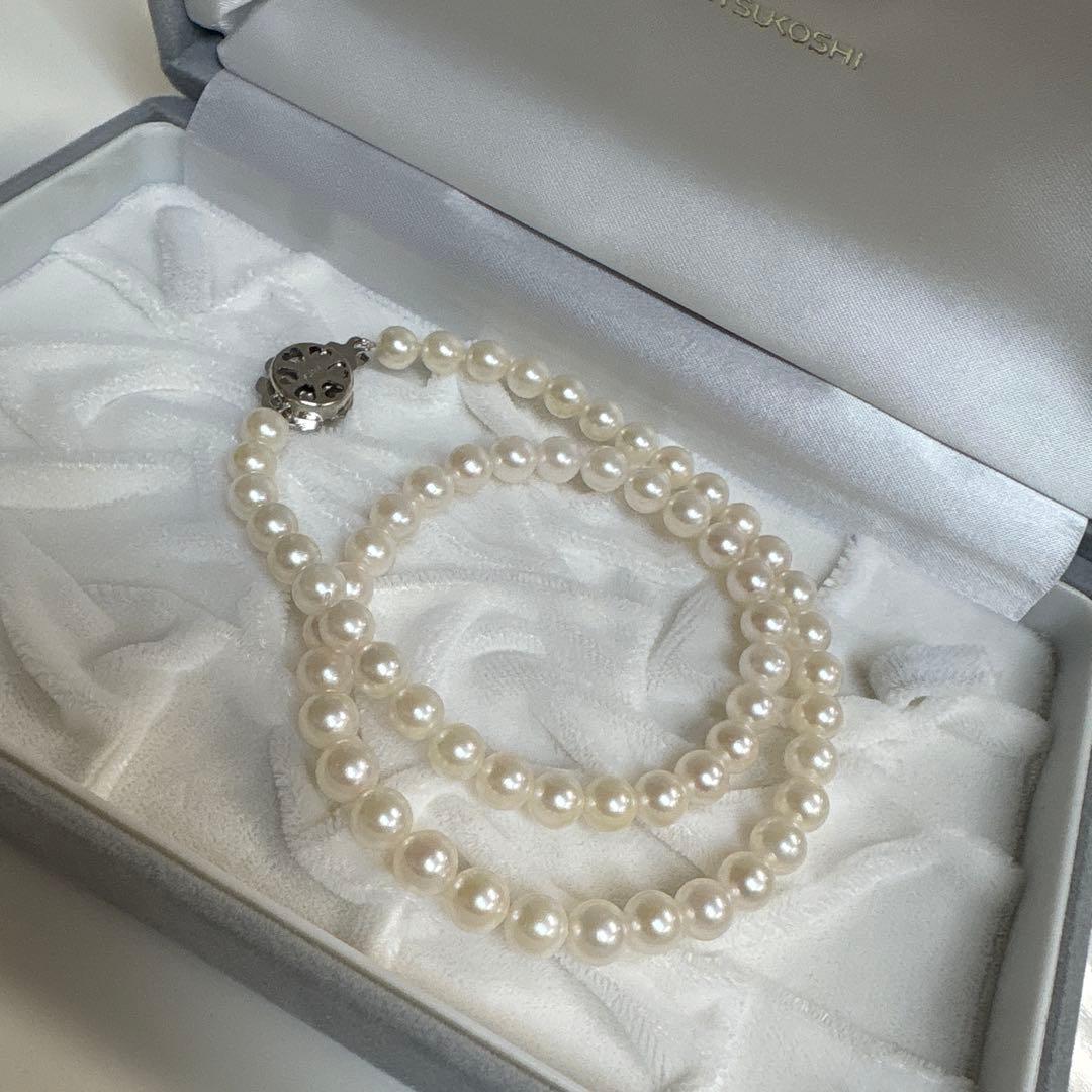 Honora Akoya Pearl Necklace featuring 6.7mm white pearls and a flower-shaped silver clasp, 42cm length