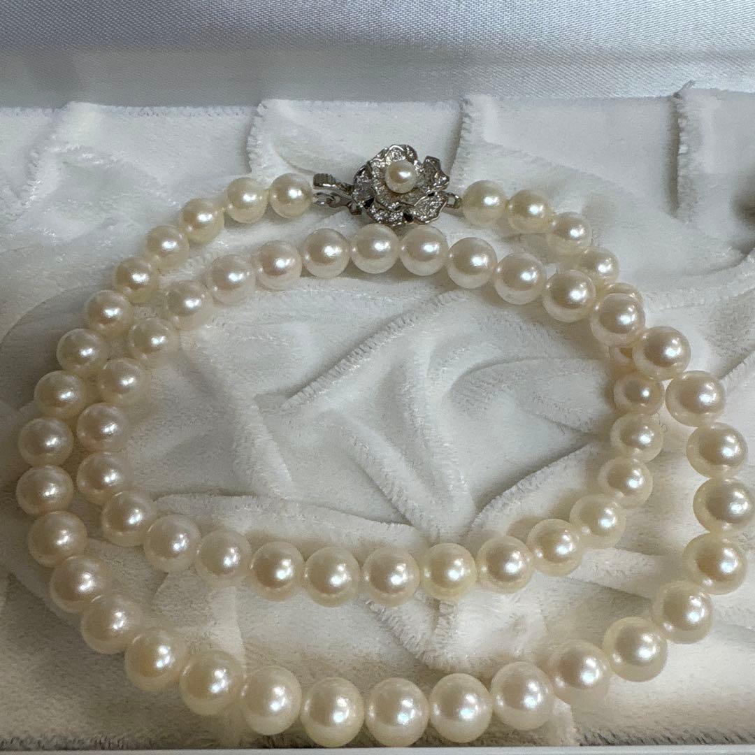 Honora Akoya Pearl Necklace featuring 6.7mm white pearls and a flower-shaped silver clasp, 42cm length