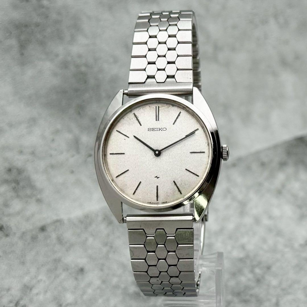 SEIKO 2220-0470 Manual Men's Watch — Japanese