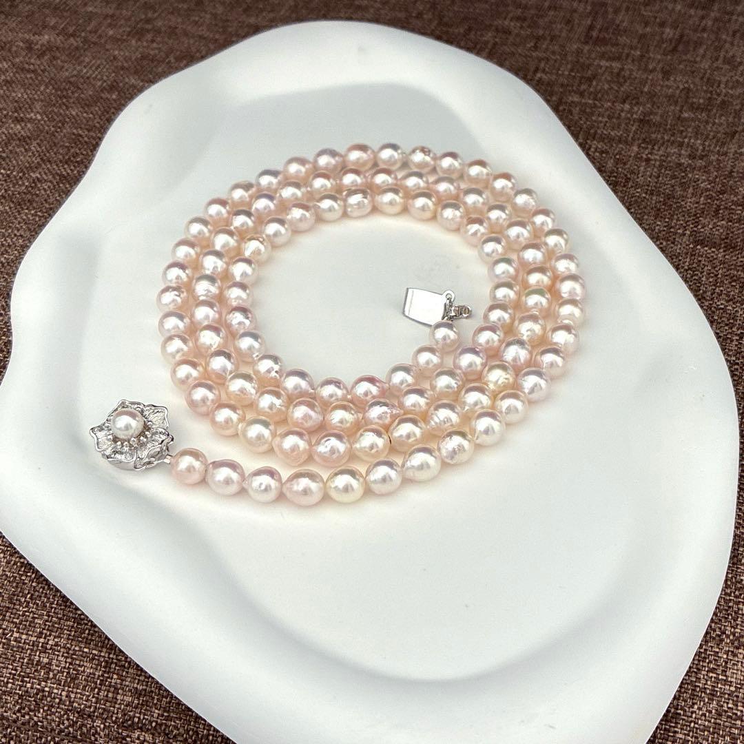 A grain Akoya pearl necklace with baroque pearls measuring 7-7.5mm and 83cm length