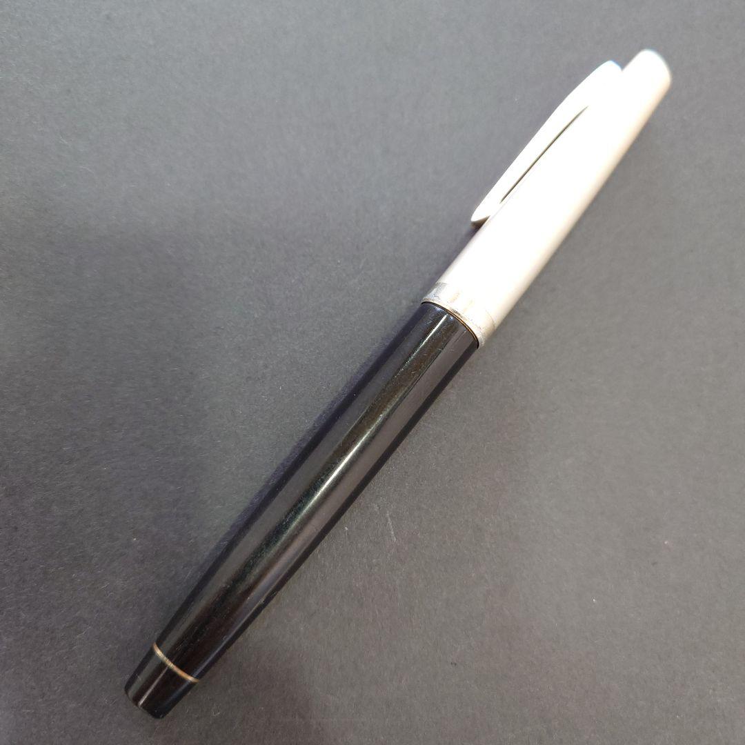 Pilot Fountain Pen with black and silver body and 14K 585 gold nib