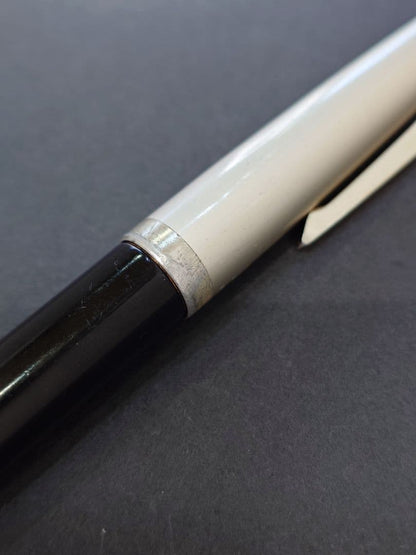 Pilot Fountain Pen with black and silver body and 14K 585 gold nib